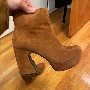 Vintage Vagabond Tereza ankle boots. Unique design